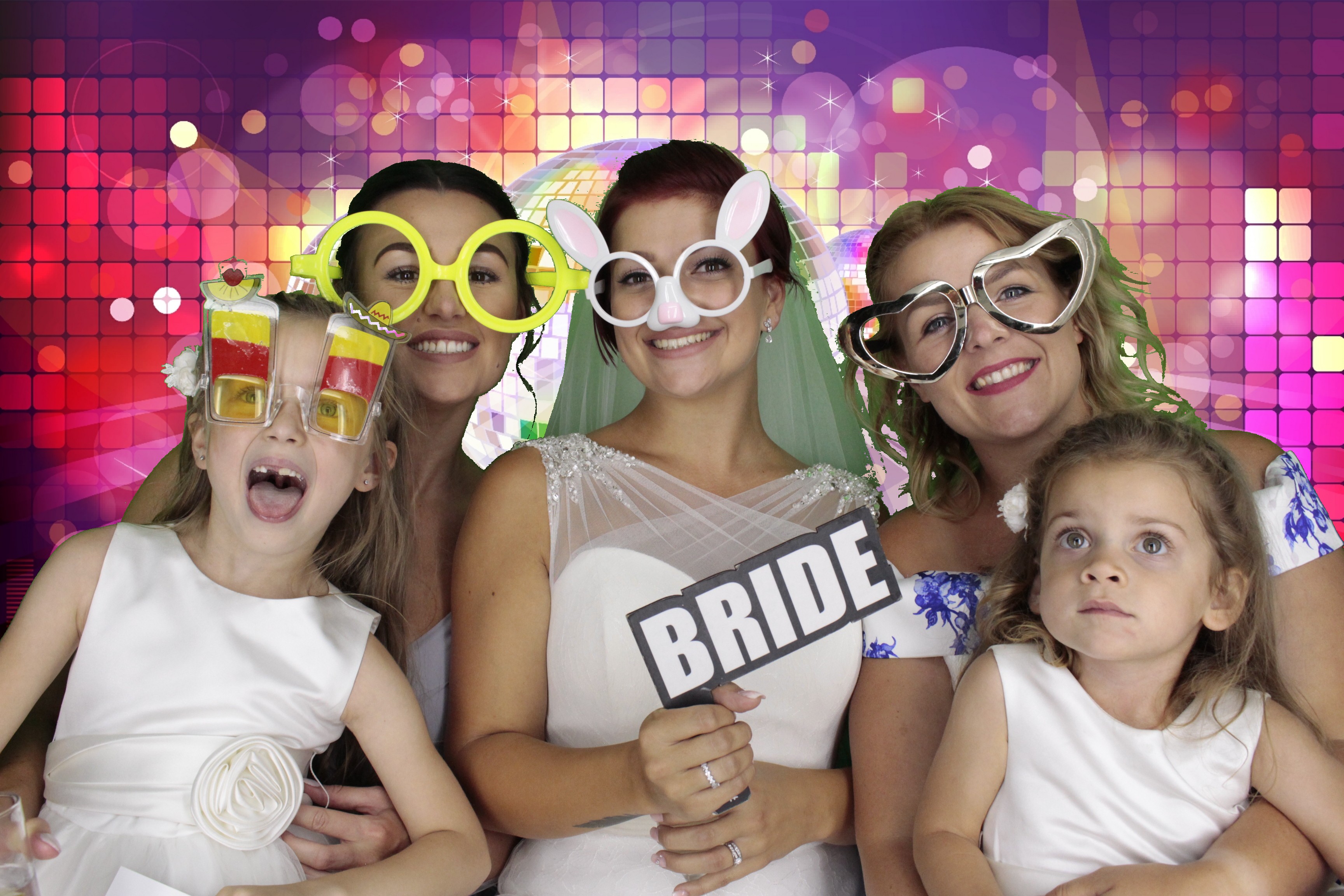 Mr & Mrs Harvey | View more photos from the event at gallery.myphotoboothexperience.co.uk/u/MyPhotoBoothExperienceLtd/Mr-Mrs-Harvey
